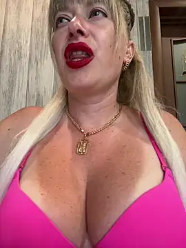 Snapshot of Kittenforyou chatting on 5, 7, 2026 Kittenforyou online show from 5, 7, 2026