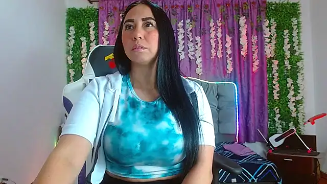 Snapshot of ariana-lopez chatting on 18, 9, 2025 ariana-lopez online show from 18, 9, 2025