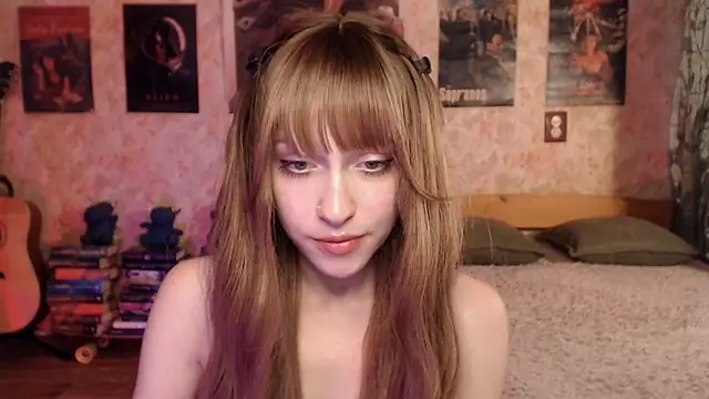 Snapshot of Friendly_Ellie chatting on 10, 6, 2026 Friendly Ellie online show from 10, 6, 2026