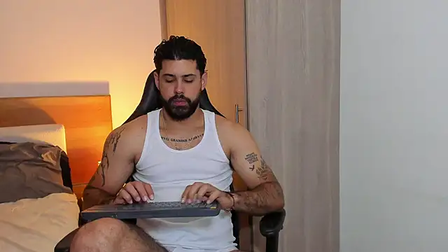 Snapshot of Justyn_Torres chatting on 13, 3, 2025 Justyn Torres online show from 13, 3, 2025