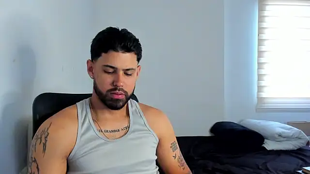 Snapshot of Justyn_Torres chatting on 15, 10, 2025 Justyn Torres online show from 15, 10, 2025