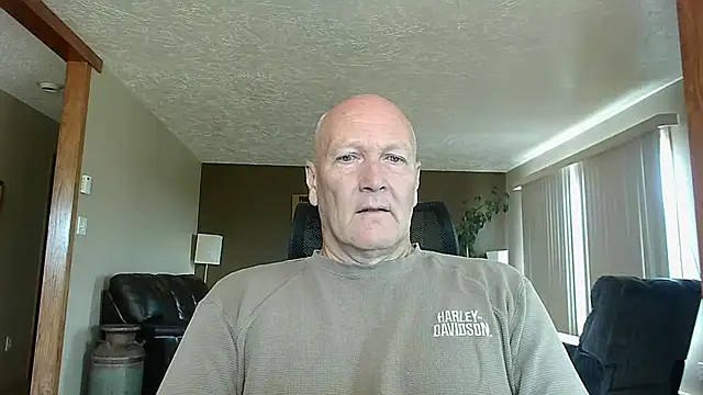 Snapshot of BasicAnt chatting on 15, 9, 2025 BasicAnt online show from 15, 9, 2025