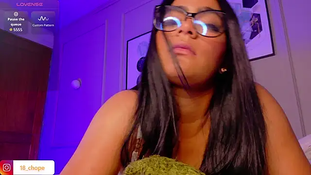 Snapshot of _charlotte11 chatting on 10, 10, 2025 charlotte11 online show from 10, 10, 2025