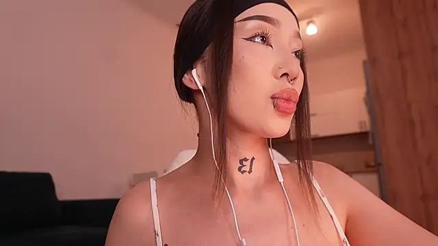 Snapshot of sharlin_13 chatting on 29, 6, 2026 sharlin 13 online show from 29, 6, 2026