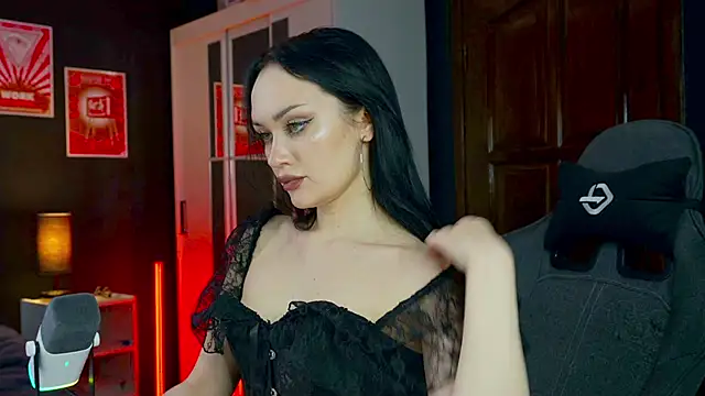 QueenAliss online show from 1, 2, 2026