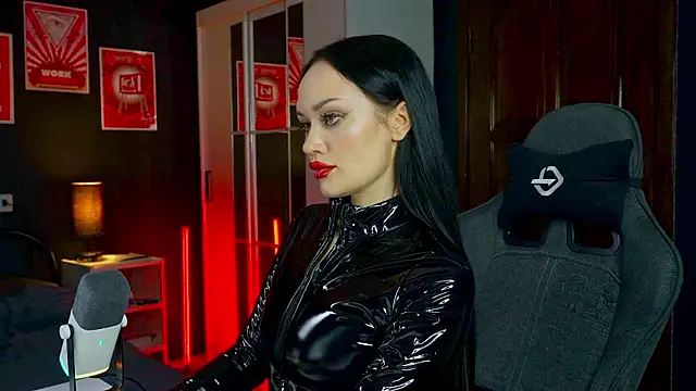 QueenAliss online show from 7, 2, 2026