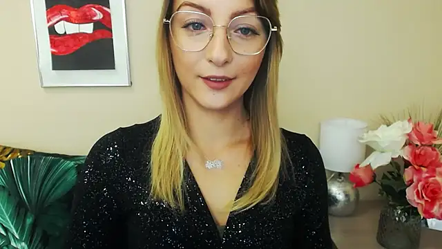 Snapshot of NatalieSexy chatting on 23, 12, 2024 NatalieSexy online show from 23, 12, 2024