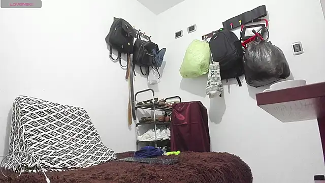 Snapshot of perla_jeff chatting on 7, 5, 2026 perla jeff online show from 7, 5, 2026