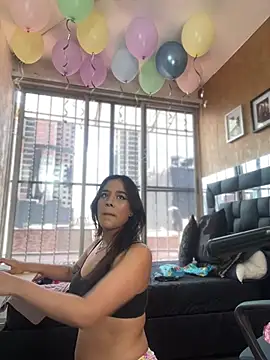 Snapshot of Little_Amber6 chatting on 10, 1, 2025 Little Amber6 online show from 10, 1, 2025