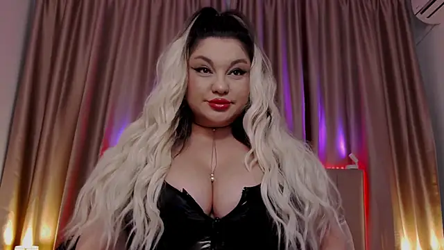 Larissa K online show from 26, 10, 2025