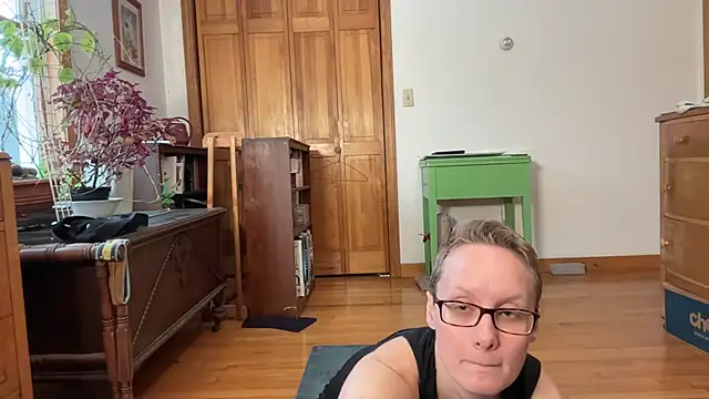 Snapshot of LeahWilde chatting on 16, 2, 2025 LeahWilde online show from 16, 2, 2025