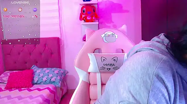 Snapshot of Vannessa__Shy chatting on 30, 12, 2024 Vannessa Shy online show from 30, 12, 2024