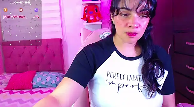 Snapshot of Vannessa__Shy chatting on 10, 1, 2025 Vannessa Shy online show from 10, 1, 2025