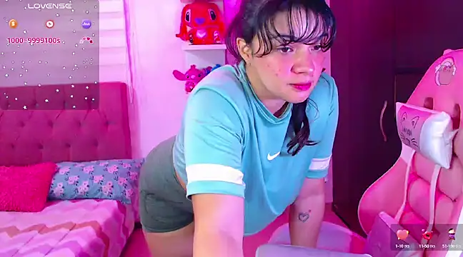 Snapshot of Vannessa__Shy chatting on 17, 1, 2025 Vannessa Shy online show from 17, 1, 2025