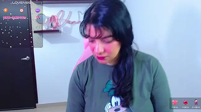 Snapshot of Vannessa__Shy chatting on 9, 2, 2025 Vannessa Shy online show from 9, 2, 2025