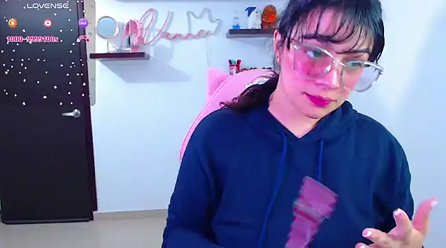 Snapshot of Vannessa__Shy chatting on 18, 2, 2025 Vannessa Shy online show from 18, 2, 2025
