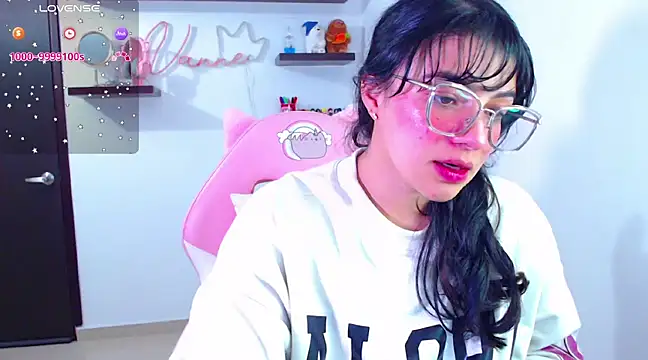 Snapshot of Vannessa__Shy chatting on 20, 2, 2025 Vannessa Shy online show from 20, 2, 2025