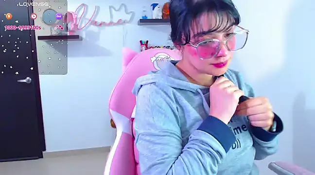 Snapshot of Vannessa__Shy chatting on 21, 2, 2025 Vannessa Shy online show from 21, 2, 2025