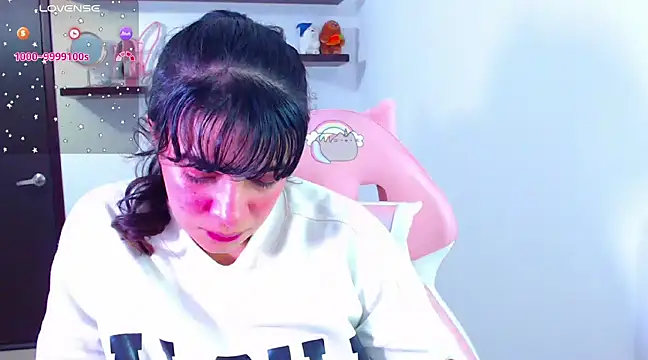 Snapshot of Vannessa__Shy chatting on 24, 2, 2025 Vannessa Shy online show from 24, 2, 2025