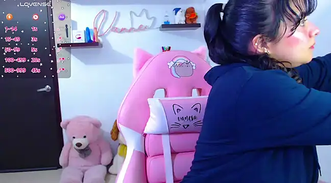 Snapshot of Vannessa__Shy chatting on 6, 3, 2025 Vannessa Shy online show from 6, 3, 2025