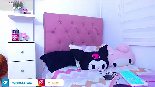 Snapshot of Vannessa__Shy chatting on 11, 9, 2025 Vannessa Shy online show from 11, 9, 2025