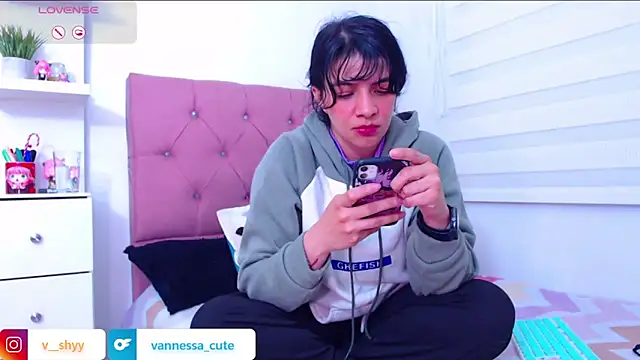 Snapshot of Vannessa__Shy chatting on 26, 9, 2025 Vannessa Shy online show from 26, 9, 2025