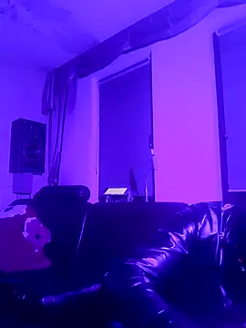 Crystalbitchx online show from 4, 1, 2025