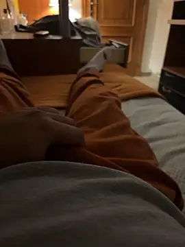 Snapshot of alex21017 chatting on 8, 11, 2025 alex21017 online show from 8, 11, 2025