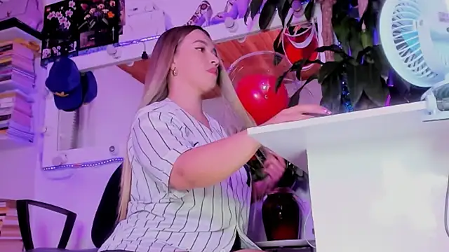  asscutebig  online show from 22, 2, 2026