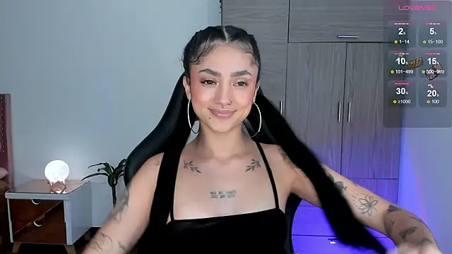 Lizzie corner v online show from 3, 2, 2026