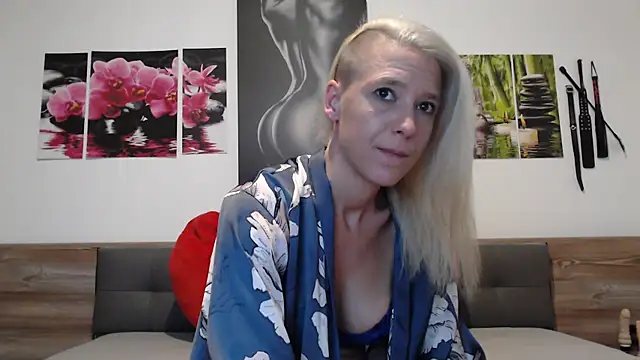 Naschkatze01 online show from 26, 9, 2025