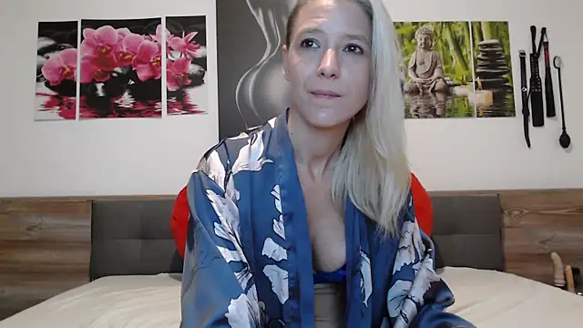 Naschkatze01 online show from 13, 10, 2025