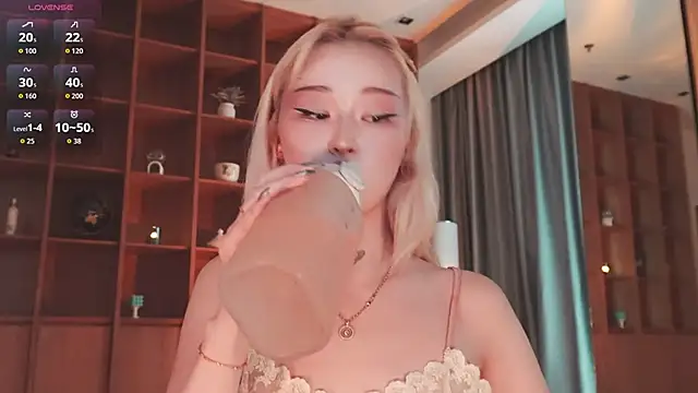 hyun chia online show from 21, 4, 2026