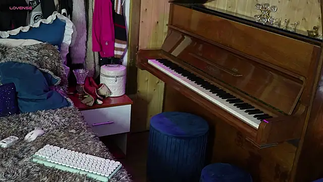 VanessaDoyle online show from 18, 9, 2025