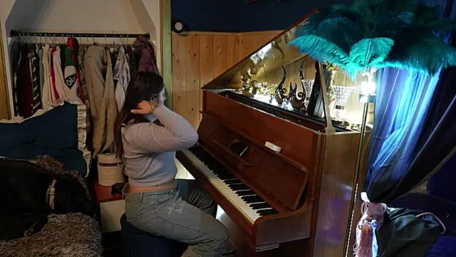 VanessaDoyle online show from 16, 10, 2025