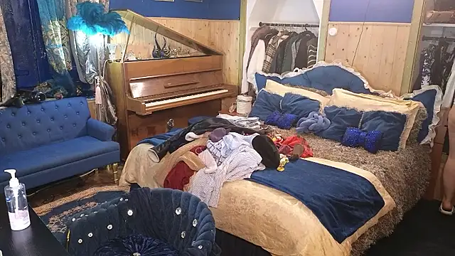 VanessaDoyle online show from 6, 1, 2026