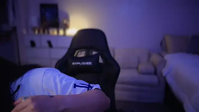 drizzypeach602 online show from 19, 2, 2025