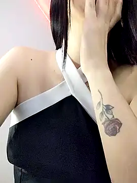 Snapshot of Amira_Milker chatting on 1, 2, 2025 Amira Milker online show from 1, 2, 2025