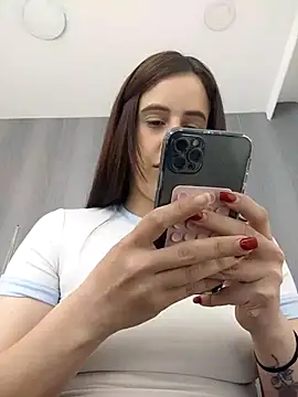 Snapshot of Amira_Milker chatting on 12, 9, 2025 Amira Milker online show from 12, 9, 2025