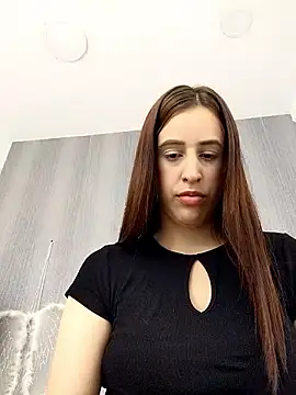 Snapshot of Amira_Milker chatting on 18, 9, 2025 Amira Milker online show from 18, 9, 2025