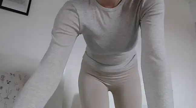 Snapshot of ocean_eyess_ chatting on 24, 2, 2025 ocean eyess online show from 24, 2, 2025