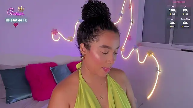 Snapshot of cloe_25 chatting on 5, 6, 2026 cloe 25 online show from 5, 6, 2026