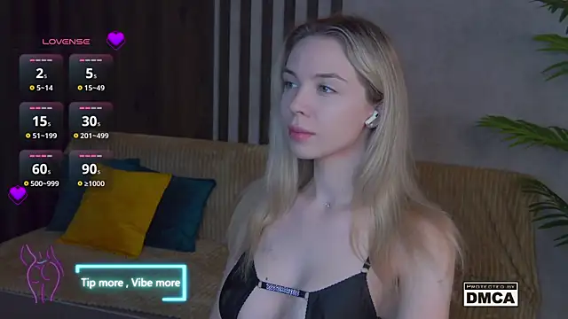 Holl1Would online show from 3, 2, 2025