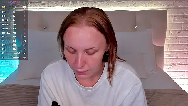 Snapshot of LianaFord chatting on 19, 6, 2026 LianaFord online show from 19, 6, 2026