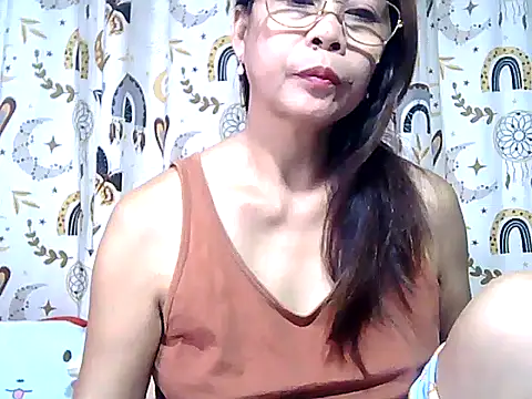 urwife tobe online show from 26, 3, 2026