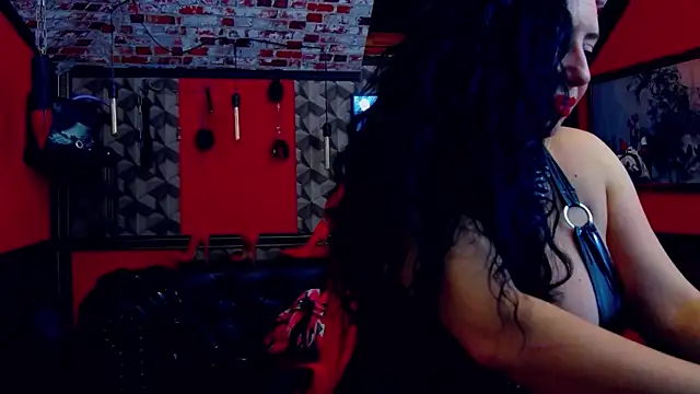 Snapshot of DommeBellatrix chatting on 16, 2, 2025 DommeBellatrix online show from 16, 2, 2025