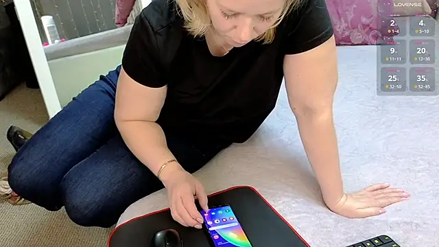 Lorabigass online show from 17, 1, 2025