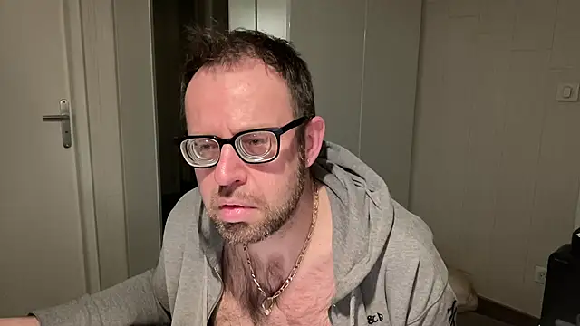 Snapshot of FABIOGLASSES chatting on 19, 1, 2025 FABIOGLASSES online show from 19, 1, 2025