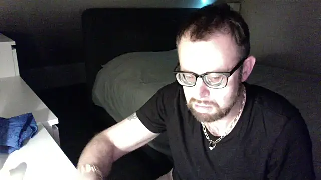 Snapshot of FABIOGLASSES chatting on 13, 2, 2025 FABIOGLASSES online show from 13, 2, 2025