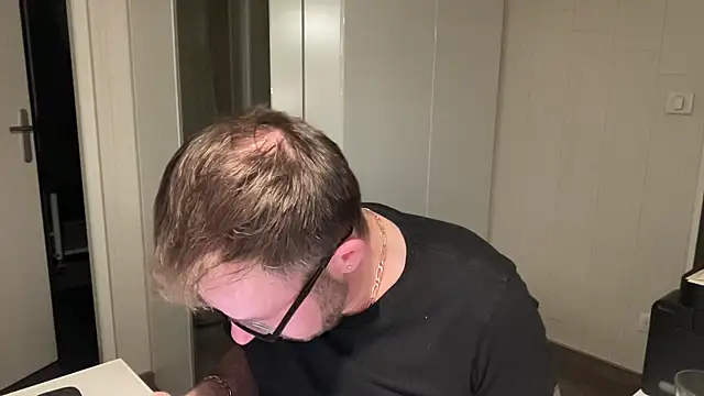 Snapshot of FABIOGLASSES chatting on 27, 2, 2025 FABIOGLASSES online show from 27, 2, 2025